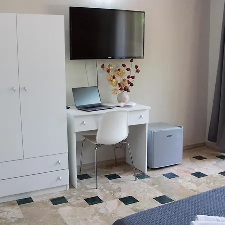 Bed & Breakfast Mirage 4*